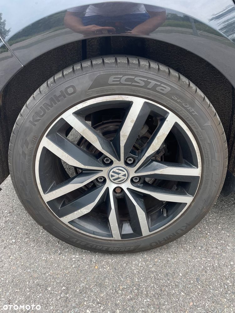 Volkswagen Golf 1.6 TDI DPF Highline - 34