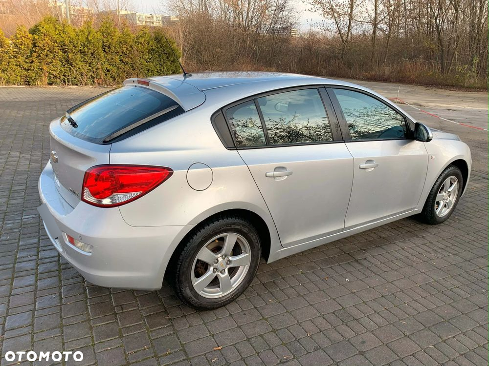 Chevrolet Cruze 1.8 LT - 4