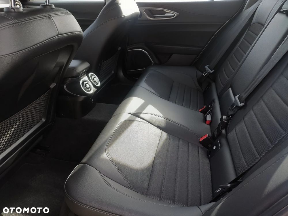 Alfa Romeo Giulia 2.0 Turbo Sprint - 21