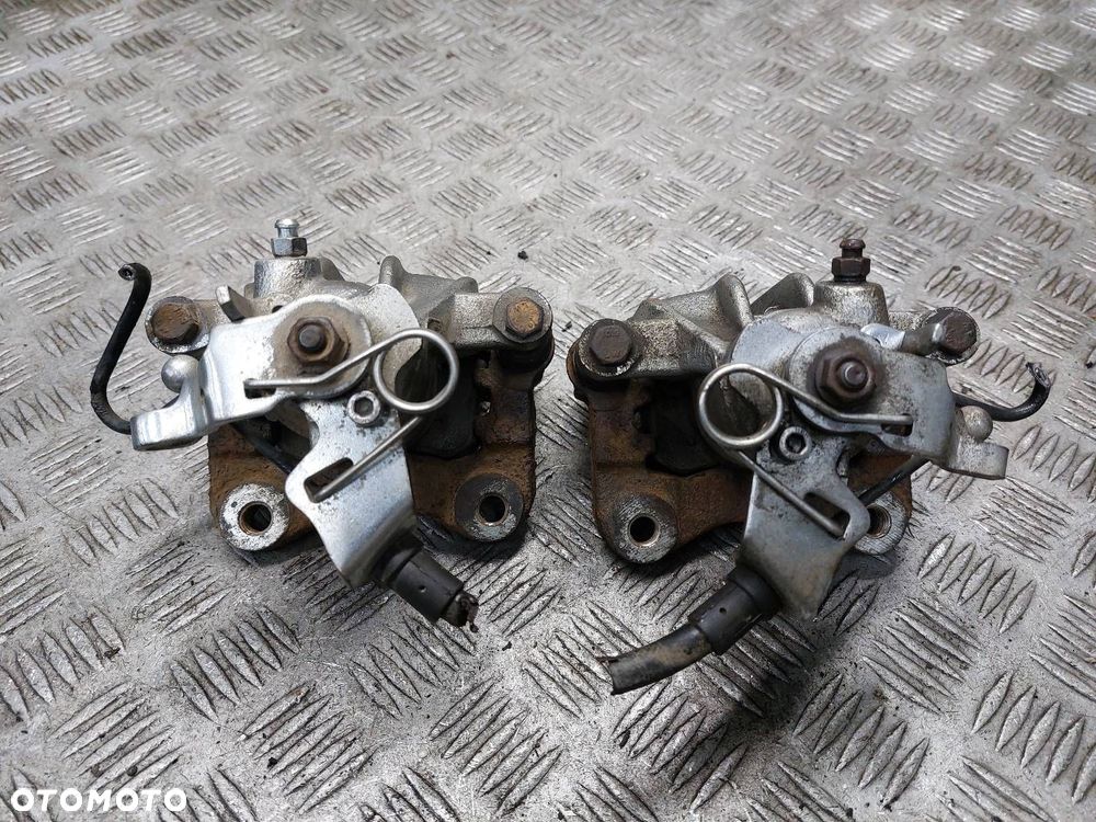 TARCZE HAMULCOWE TYŁ + ZACISKI PEUGEOT 807 I 2.2 HDI - 10