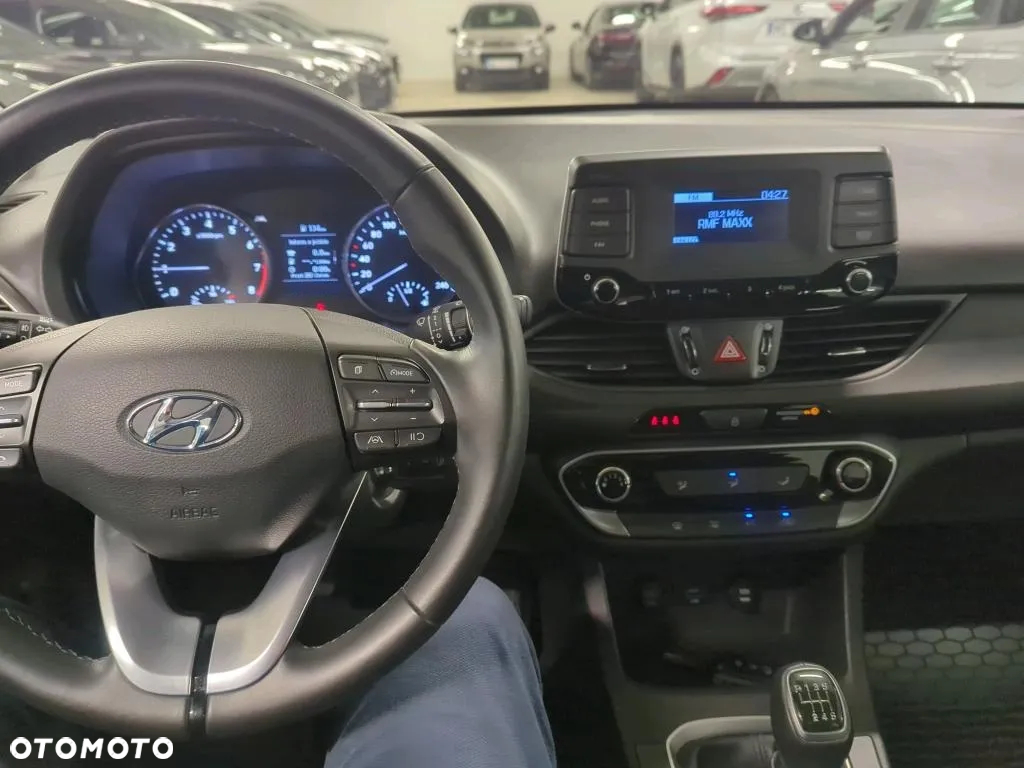 Hyundai i30 1.5 DPI Classic + - 10