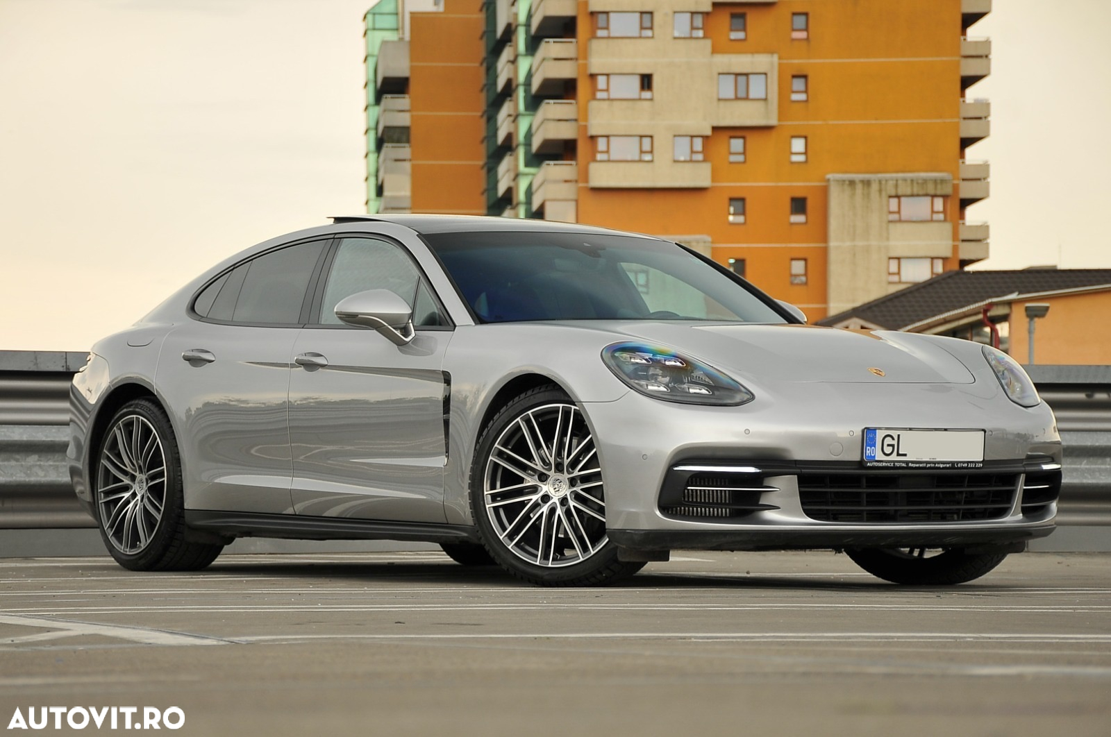 Porsche Panamera 4S - 8