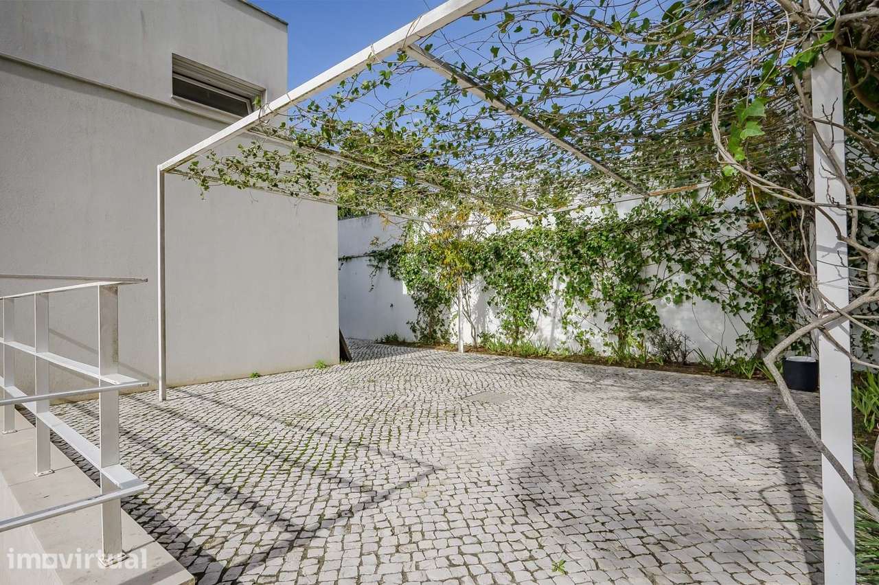 Arrendamento de Moradia T4+1 Contemporânea com Piscina e Vista Mar – J - Grande imagem: 5/60