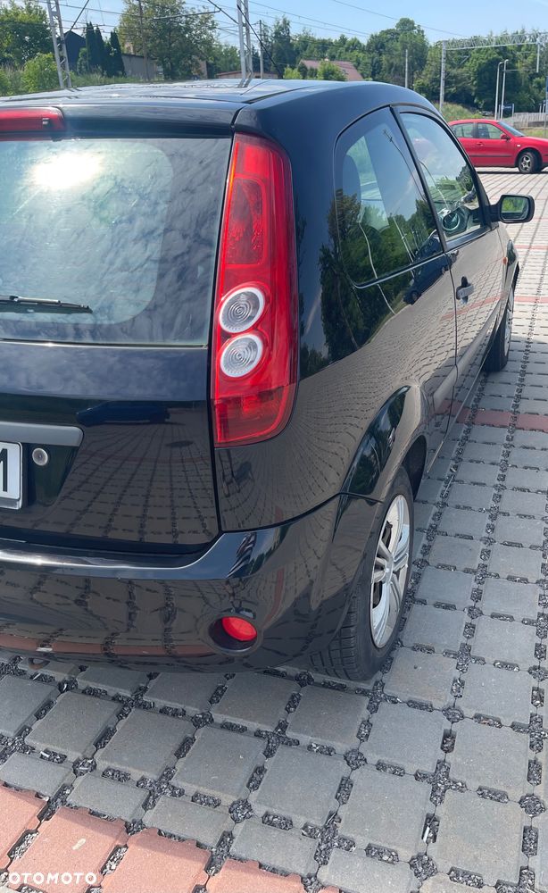 Ford Fiesta 1.3 Ambiente - 5