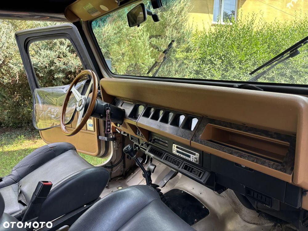 Jeep Wrangler - 15