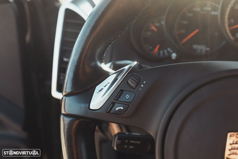 Porsche Cayenne Turbo - 46