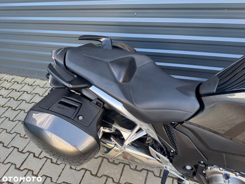Honda VFR - 9