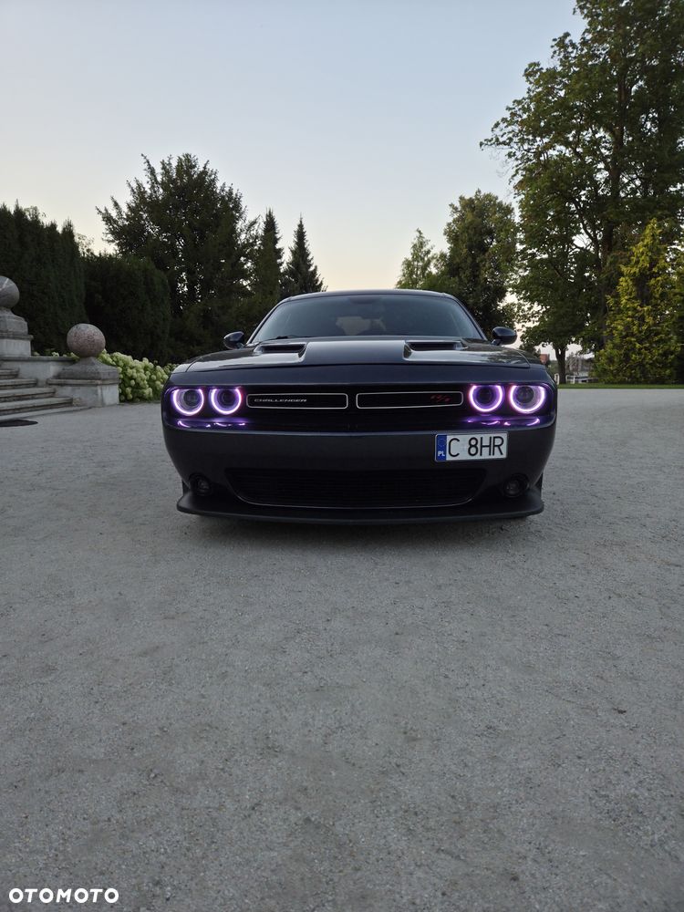 Dodge Challenger - 2
