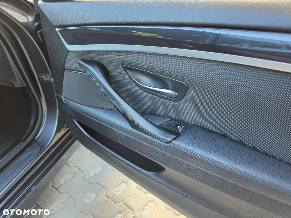 BMW Seria 5 520d BluePerformance - 24