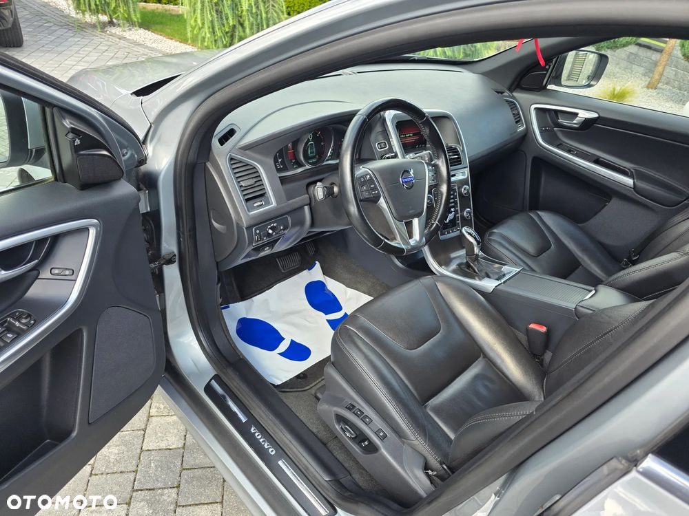 Volvo XC 60 D4 Geartronic Kinetic - 11