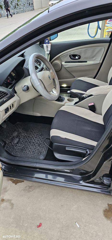 Renault Fluence 1.6 16V Expression - 13
