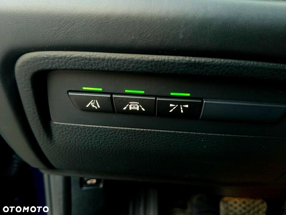 BMW Seria 3 320d xDrive Luxury Line Purity sport - 28