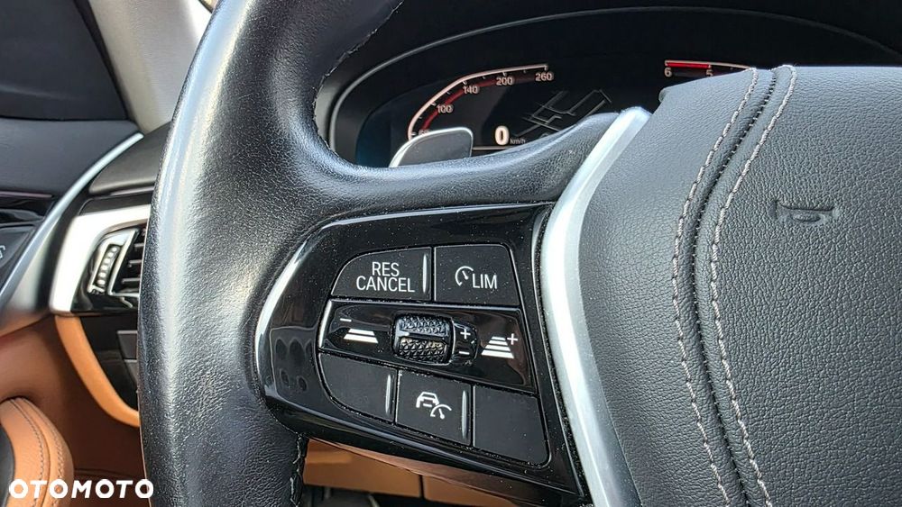 BMW Seria 5 518d Sport Line - 22