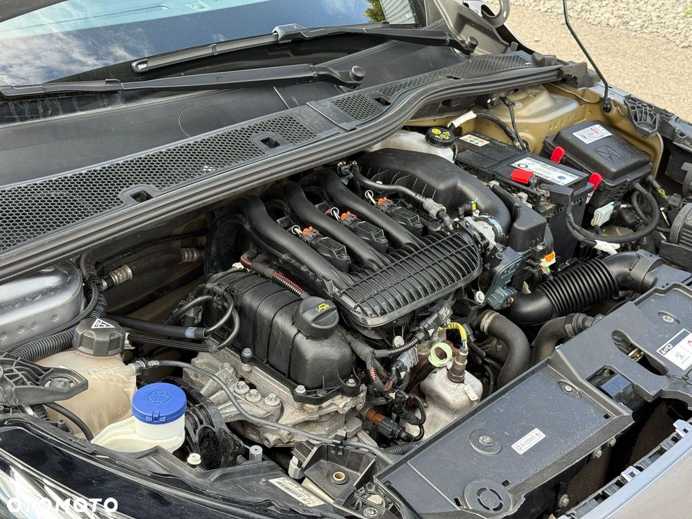 Peugeot 208 1.2 PureTech Like S&S - 5