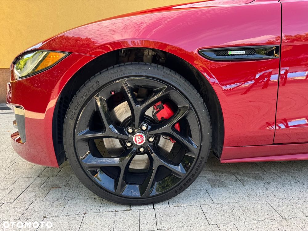 Jaguar XE - 6