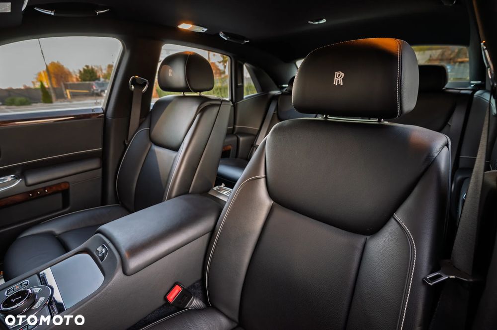 Rolls-Royce Ghost - 24