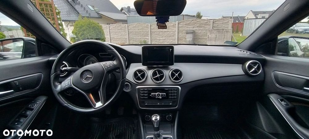 Mercedes-Benz CLA 180 - 6