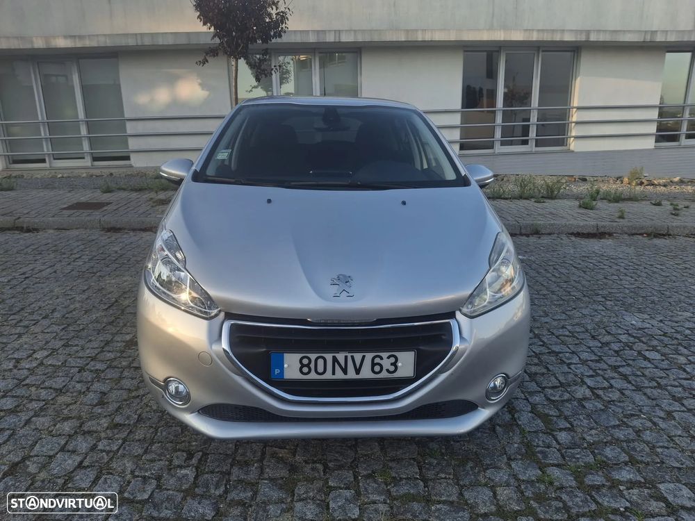 Peugeot 208 - 3