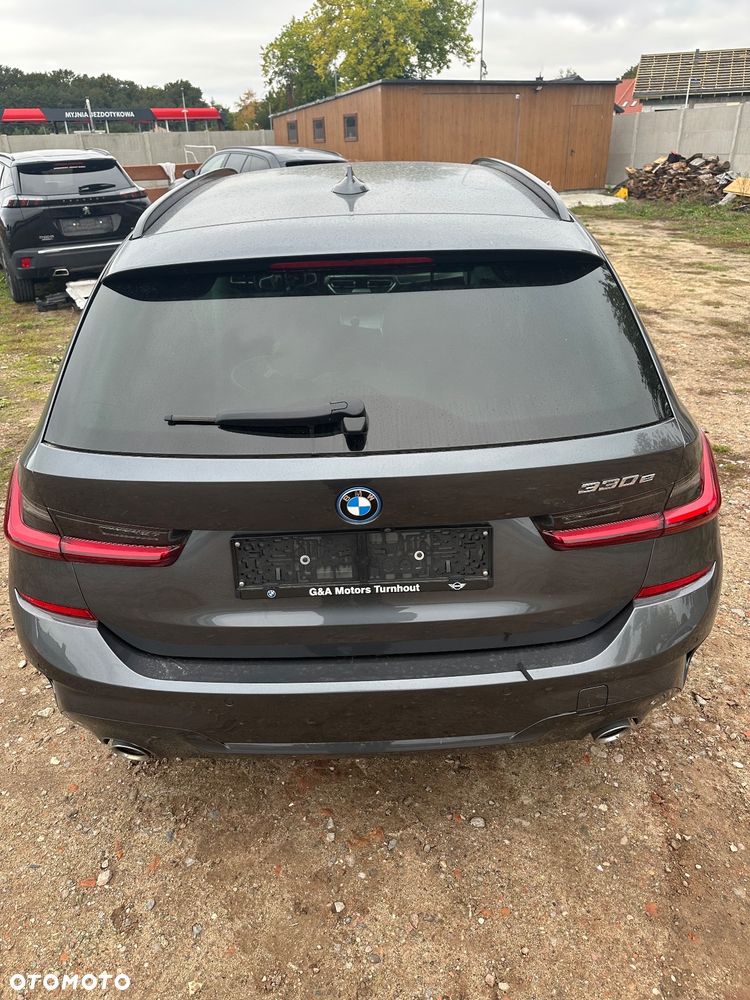BMW Seria 3 330e PHEV M Sport - 6