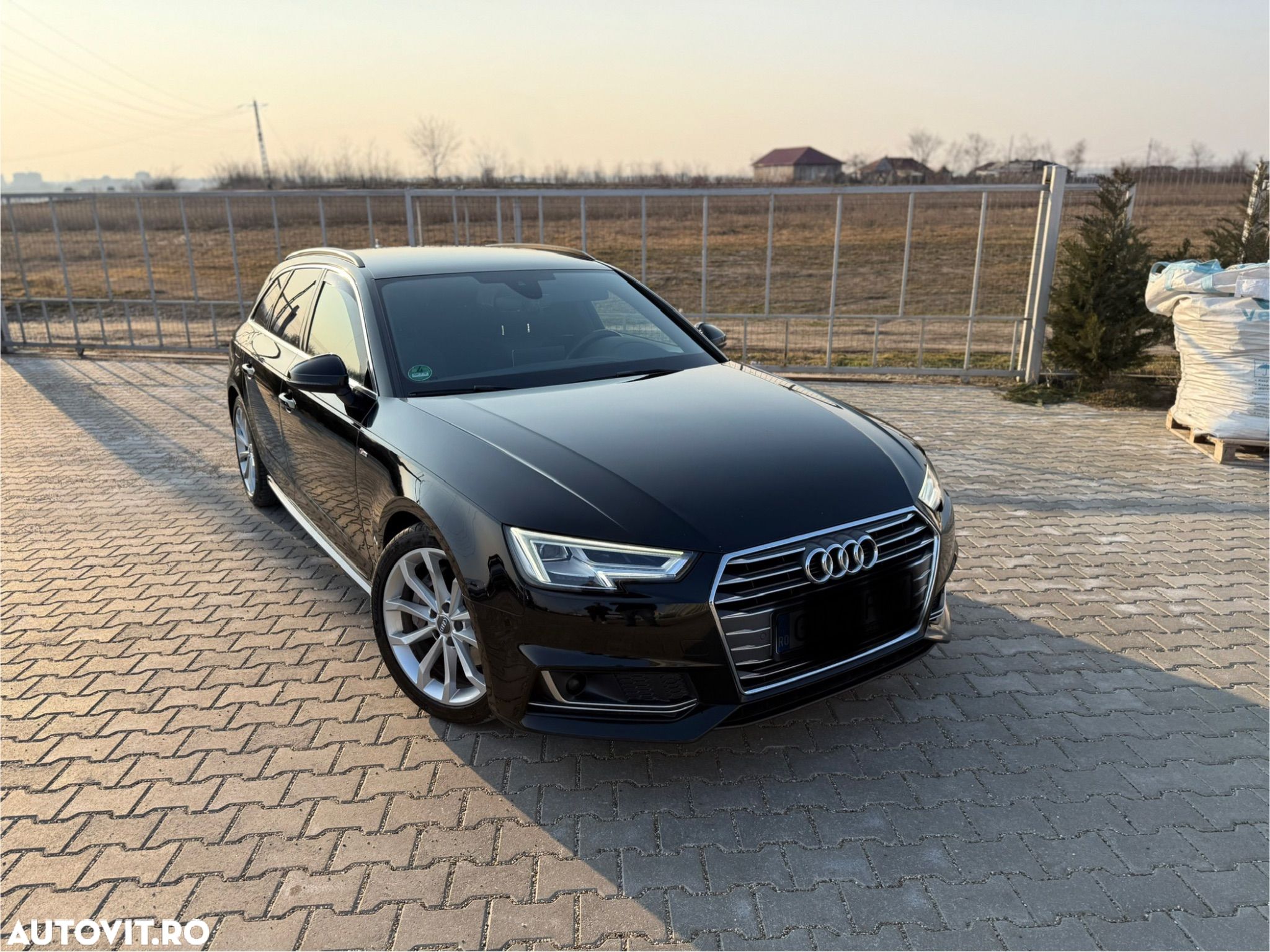 Audi A4 Avant 2.0 TDI ultra S tronic - 1