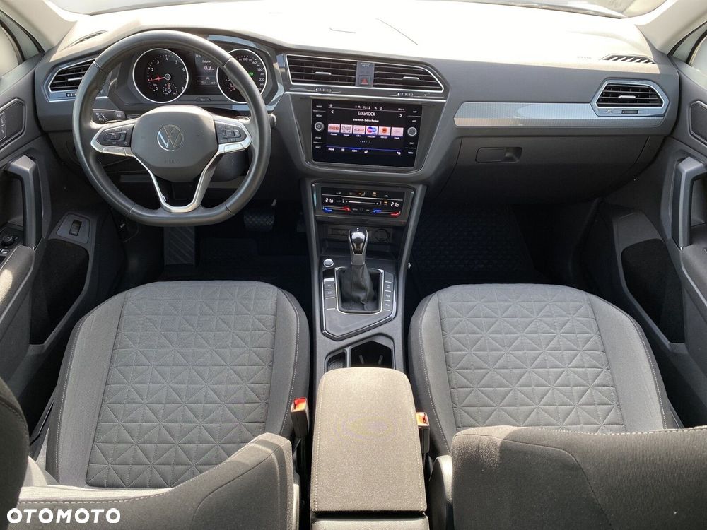 Volkswagen Tiguan - 11