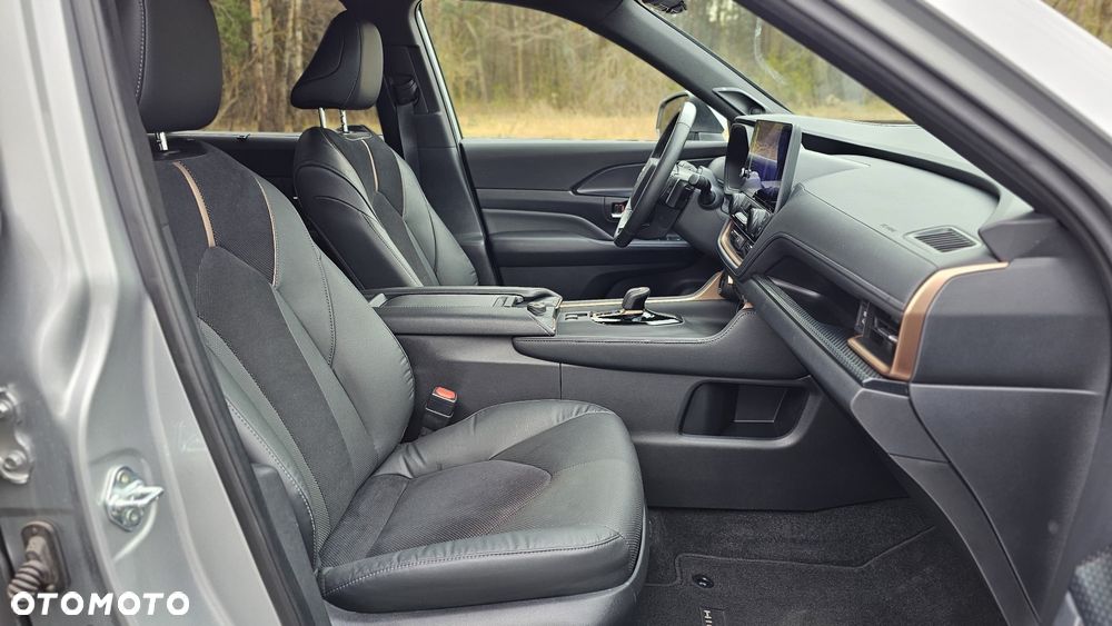 Toyota Grand Highlander - 23