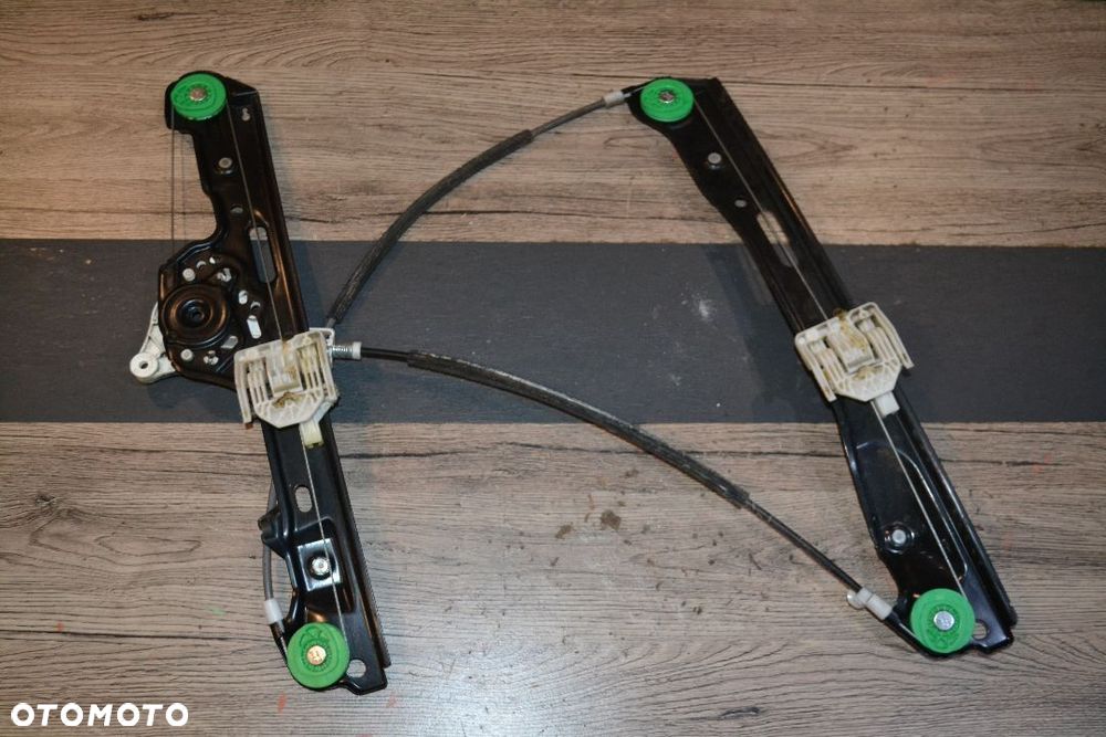 BMW E87 PODNOŚNIK MECHANIZM OPUSZCZANIA SZYB EL PRAWY PRZÓD PRZEDNI 7067796S 7138466E - 1