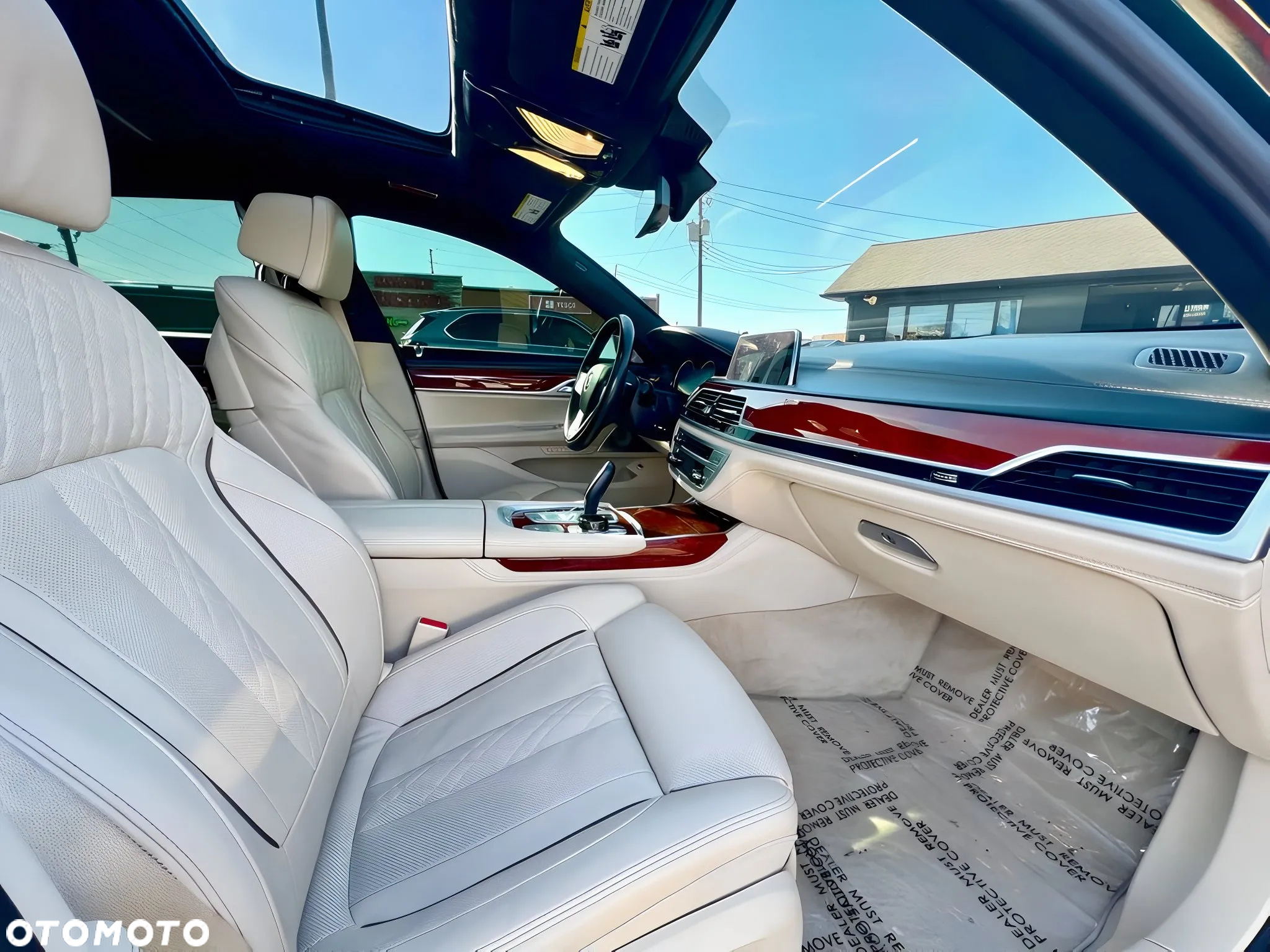 BMW Seria 7 750i xDrive - 16