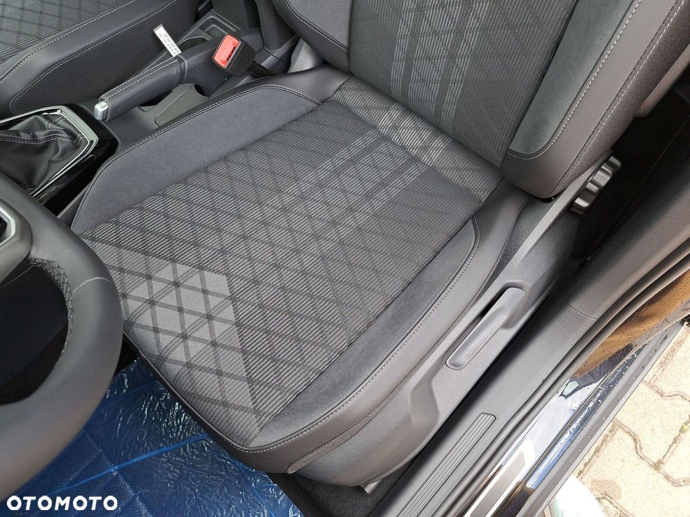 Volkswagen T-Cross - 13