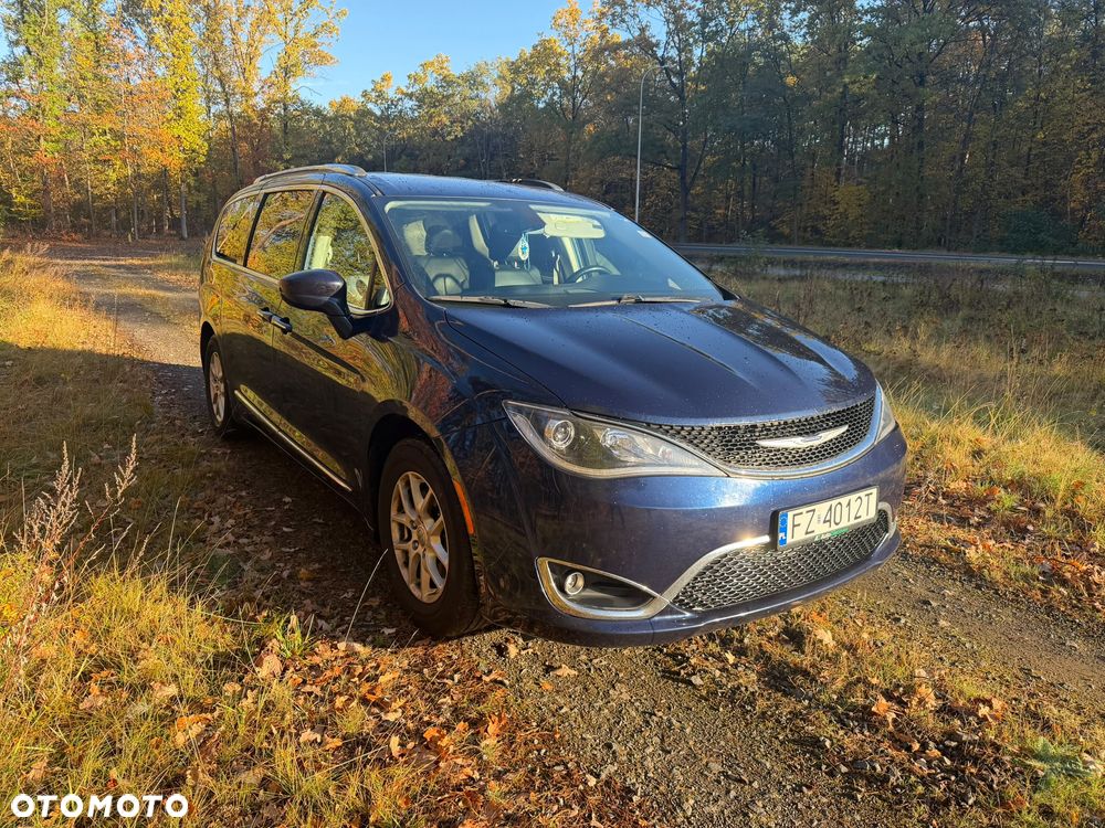Chrysler Pacifica - 3