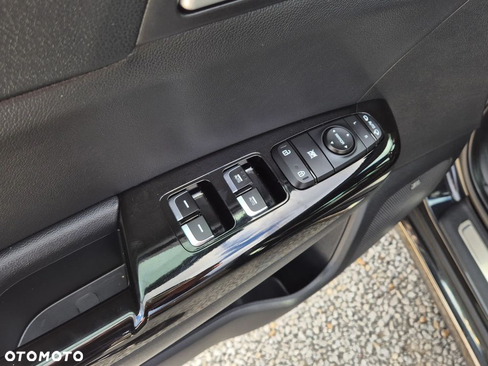 Kia Sportage 2.0 CRDI AWD Eco-Dynamics+ (48V M-H) GT LINE - 29