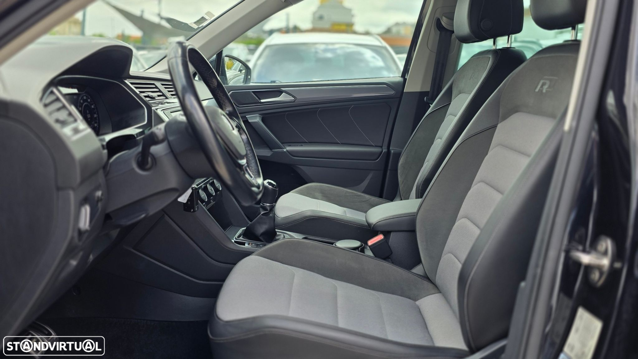 VW Tiguan 2.0 TDI R-Line - 10