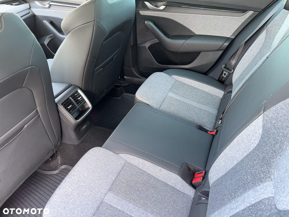 Skoda Octavia 1.5 TSI mHEV Selection DSG - 16