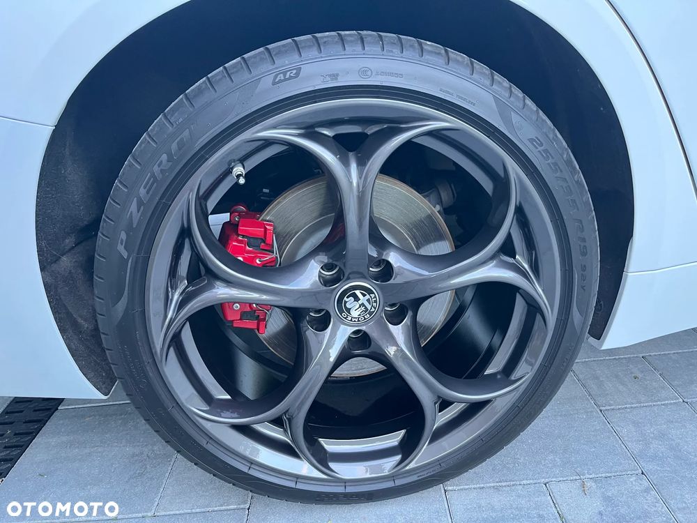 Alfa Romeo Giulia 2.0 Turbo Veloce Q4 - 25