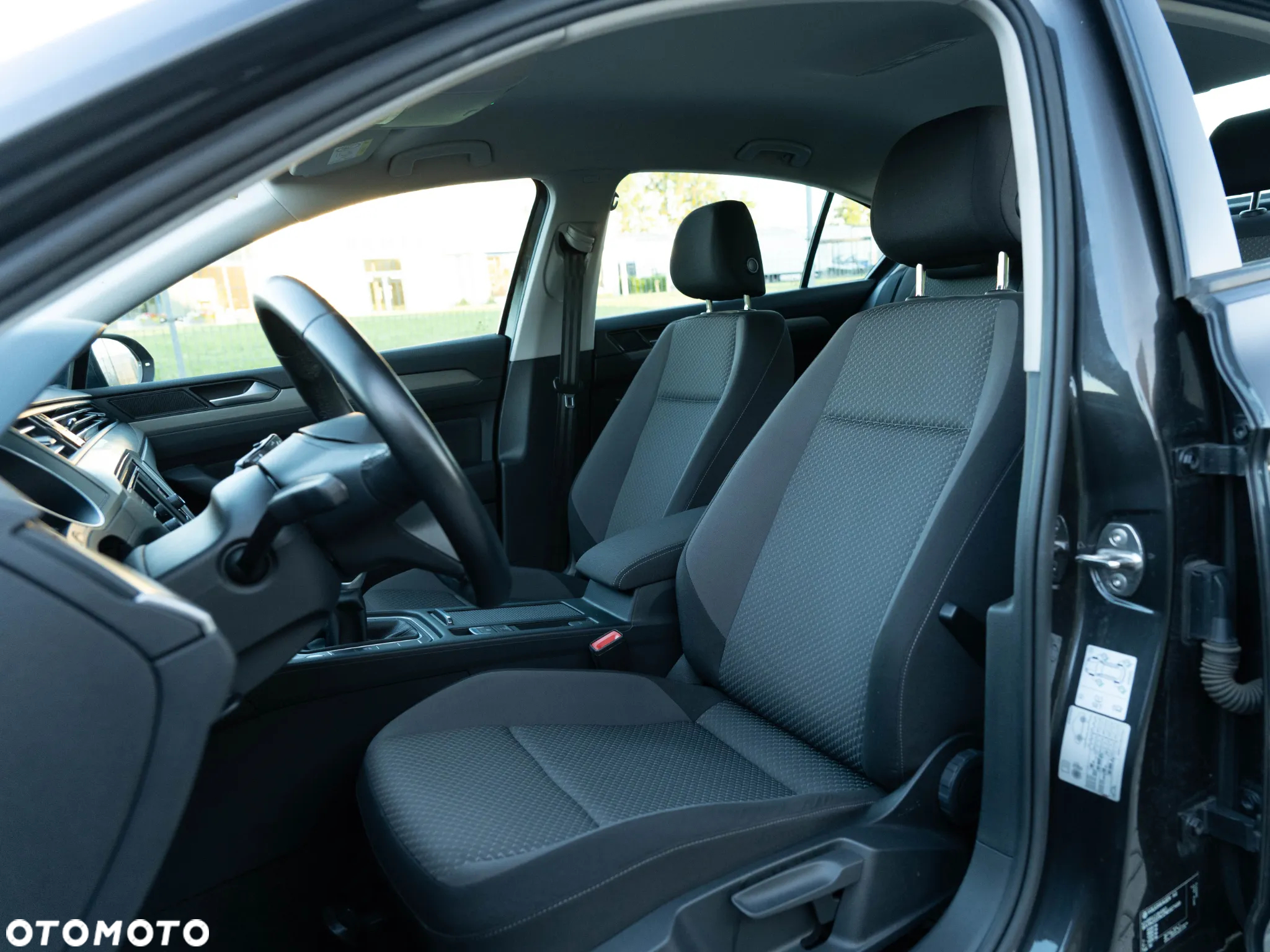 Volkswagen Passat 1.5 TSI EVO Business - 17