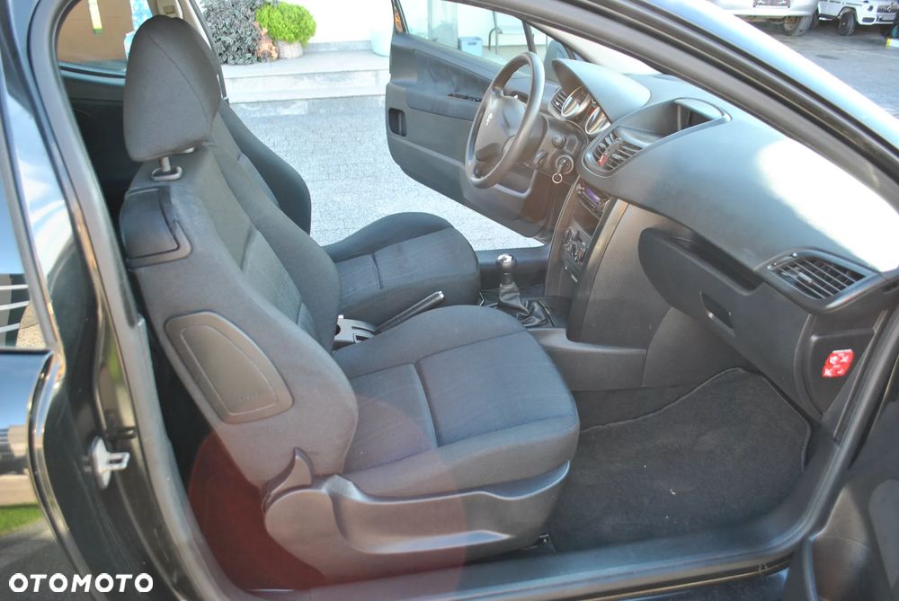 Peugeot 207 1.4 Trendy - 9