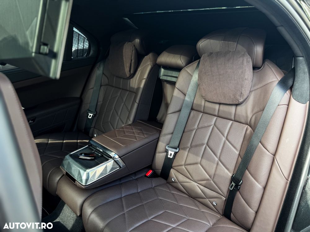BMW Seria 7 - 23