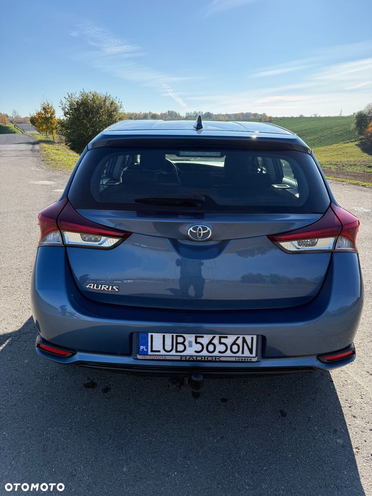 Toyota Auris 2017 photo 3