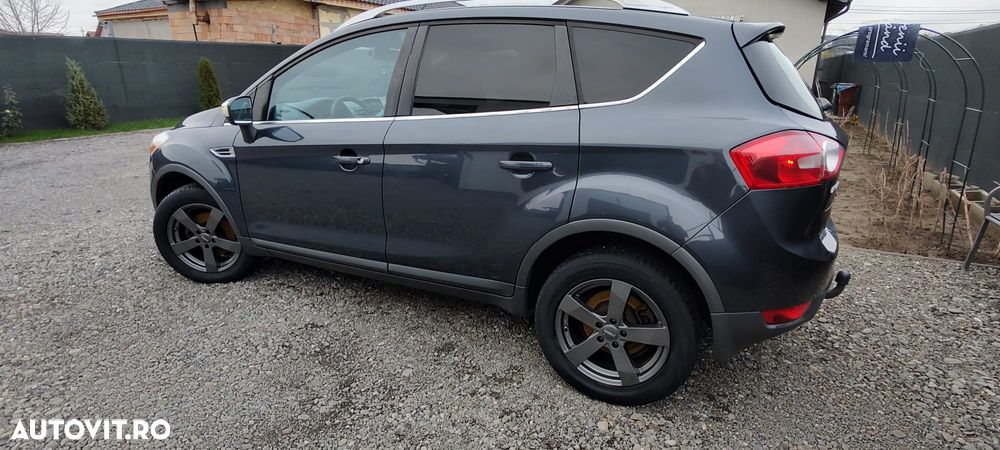 Ford Kuga 2.0 TDCi 2x4 Titanium - 8