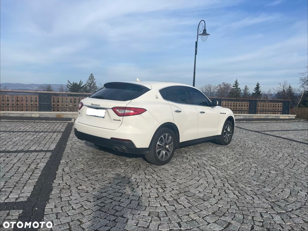 Maserati Levante Q4 - 3