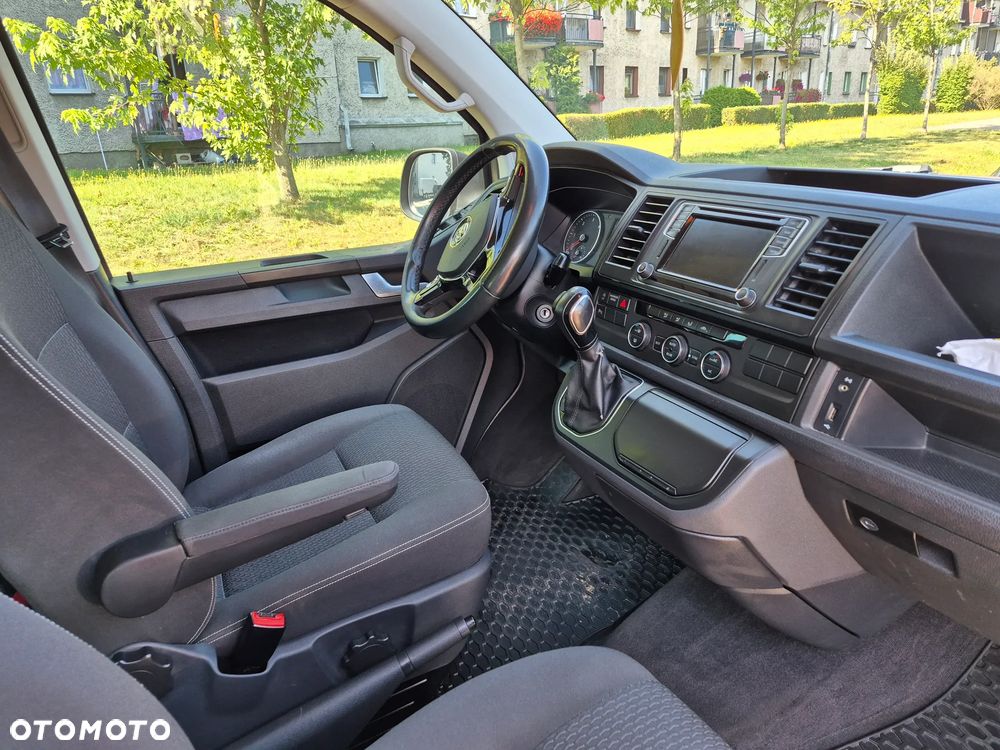 Volkswagen Multivan - 17
