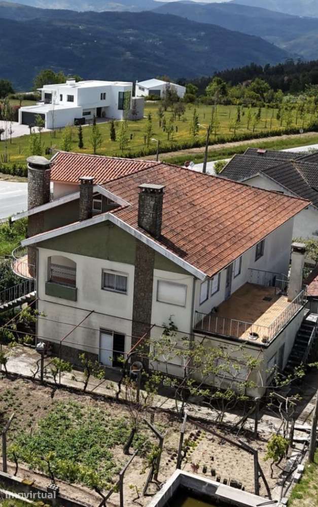 Moradia T4 - Grande imagem: 2/3