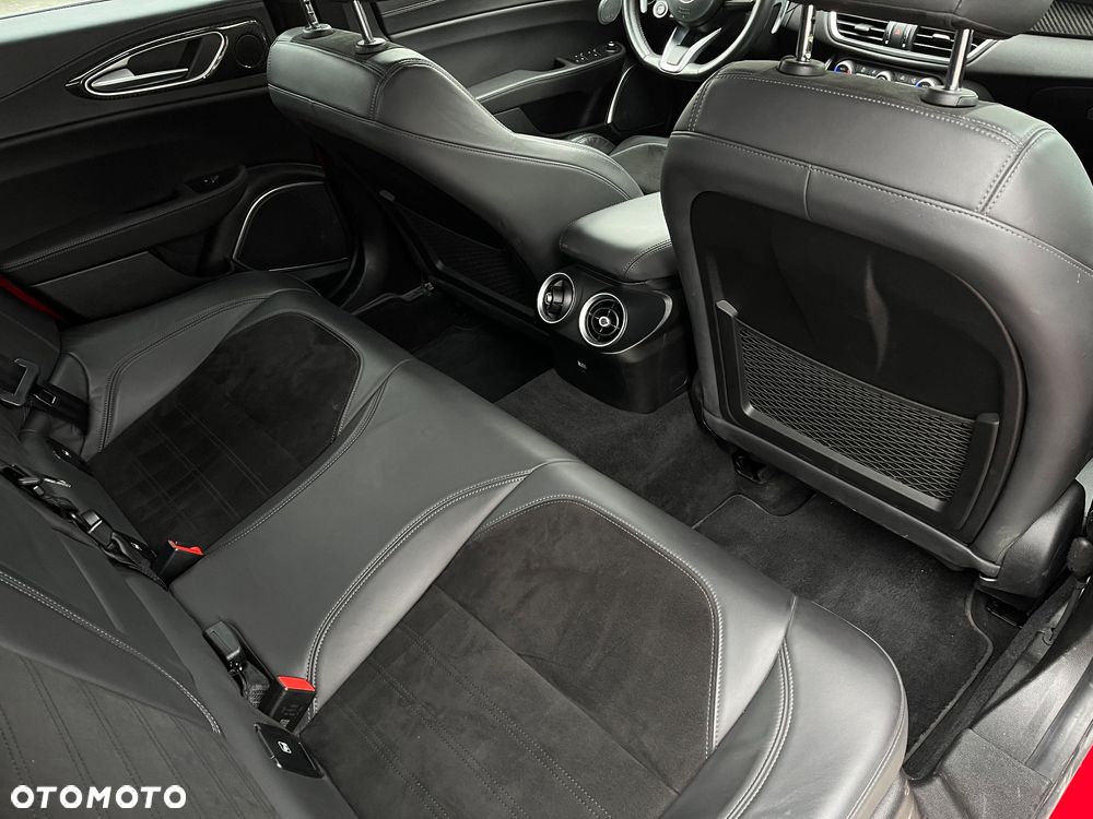 Alfa Romeo Giulia 2.0 Turbo Veloce TI Q4 - 17