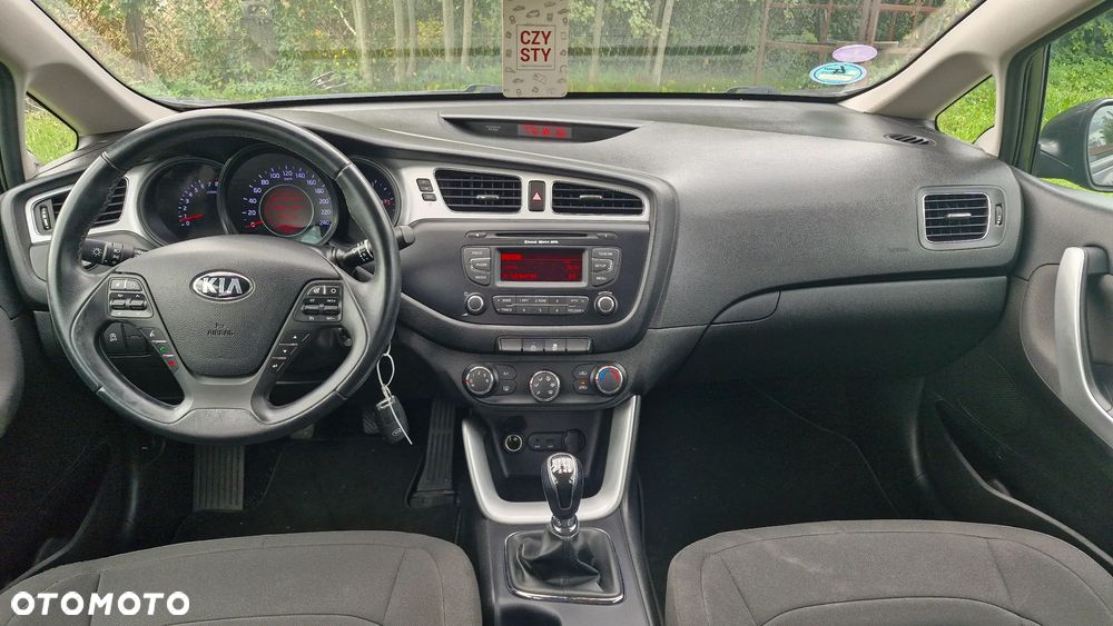 Kia Ceed - 11