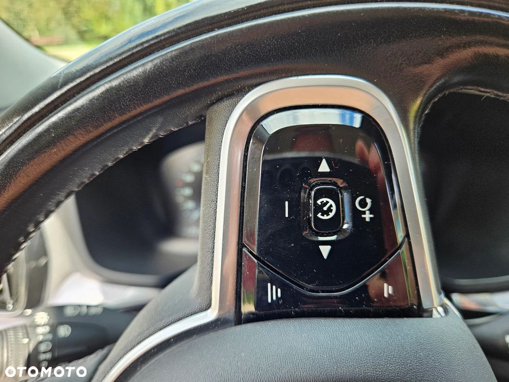 Volvo V60 D4 Momentum Pro - 19
