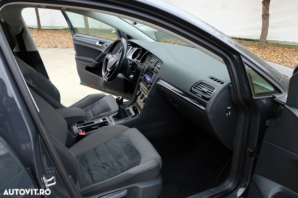 Volkswagen Golf 1.6 TDI BlueMotion Technology Lounge - 17