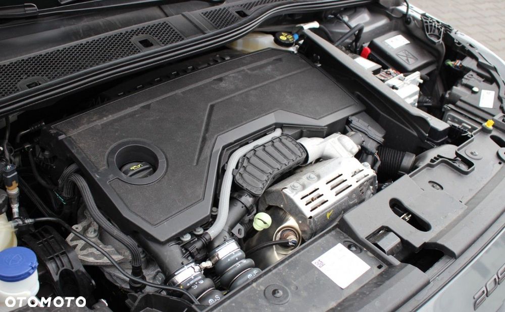 Peugeot 208 - 16