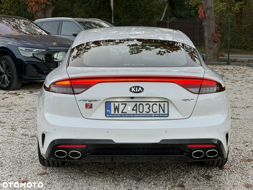 Kia Stinger - 4