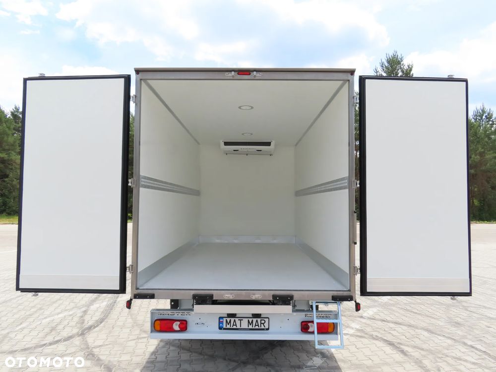 Renault Master 2.3 dCi 163 Km WZMACNIANY Chłodnia -20*C + 30*C Z Izoterma 4.20 Cm 8 Euro Palet Zasilanie V230 Funkcja Grzania Kabina Sypialniana WEBASTO Stan Jak NOWY - 23