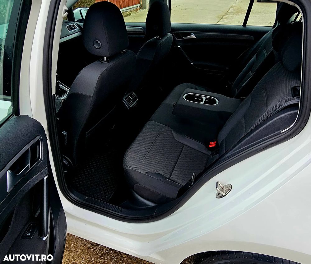 Volkswagen Golf 1.6 TDI Comfortline - 11